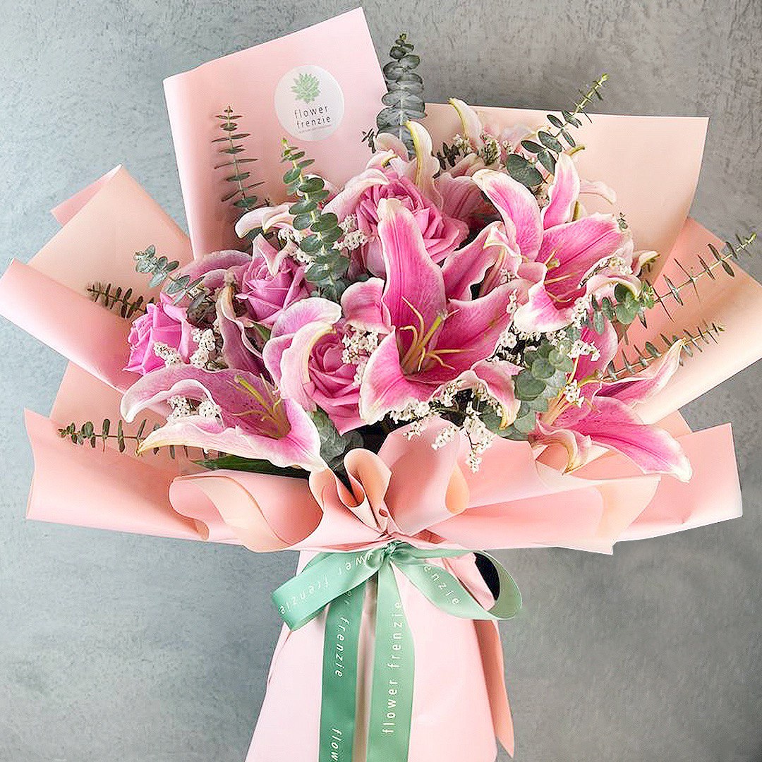 Lush Lily Bouquet