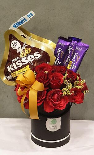 Roses N Choc Mix Combo (Pre-order)